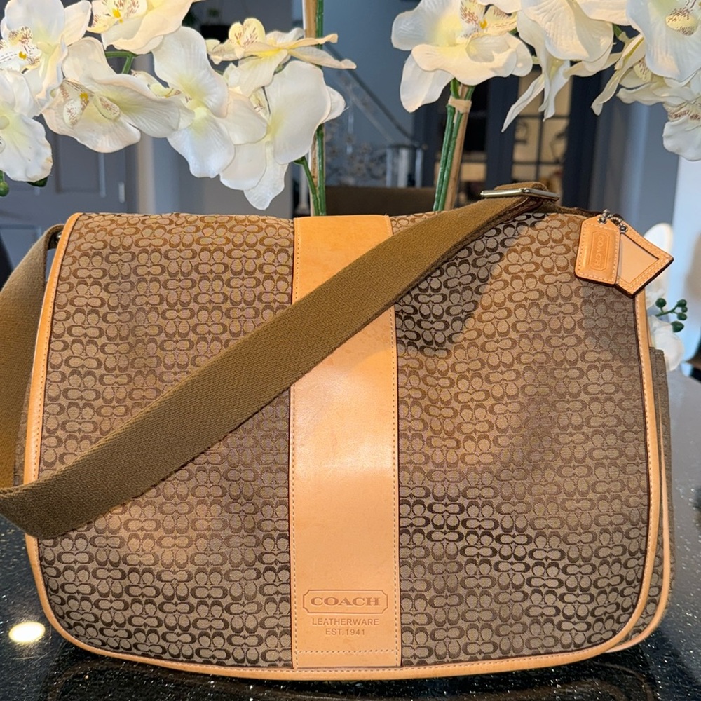 Vintage Coach diaper / messenger bag.